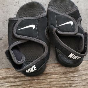Toddler boys Nike sandles black with white swish
